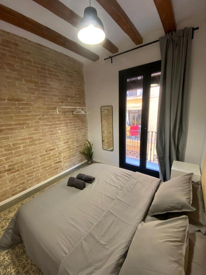 Spacious Modern Apartment In The Vibrant El Raval Барселона Екстериор снимка