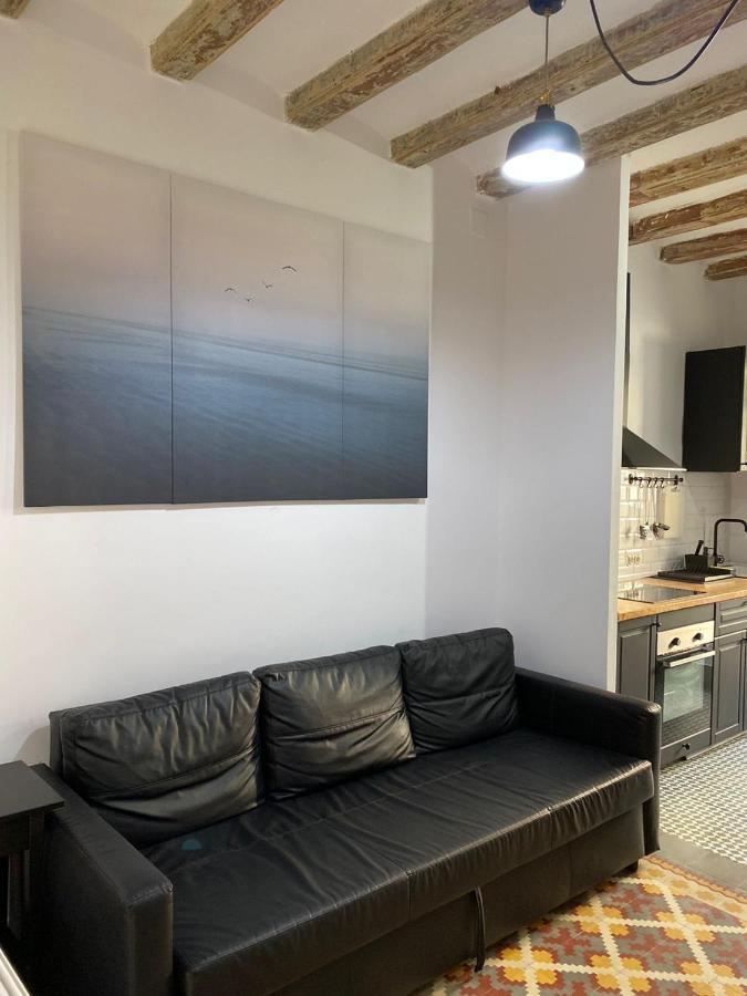 Spacious Modern Apartment In The Vibrant El Raval Барселона Екстериор снимка