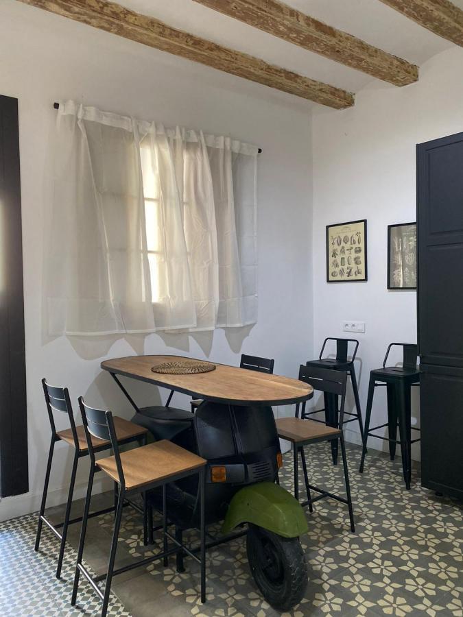 Spacious Modern Apartment In The Vibrant El Raval Барселона Екстериор снимка