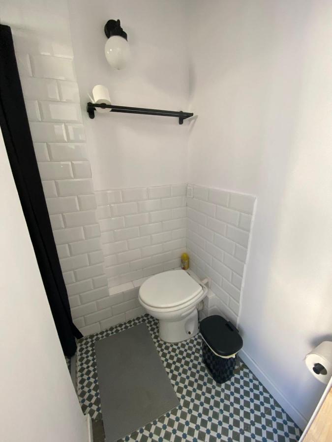 Spacious Modern Apartment In The Vibrant El Raval Барселона Екстериор снимка
