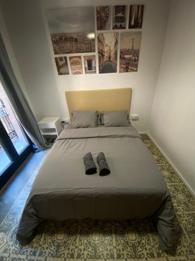 Spacious Modern Apartment In The Vibrant El Raval Барселона Екстериор снимка