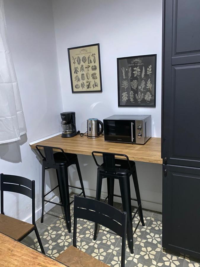Spacious Modern Apartment In The Vibrant El Raval Барселона Екстериор снимка